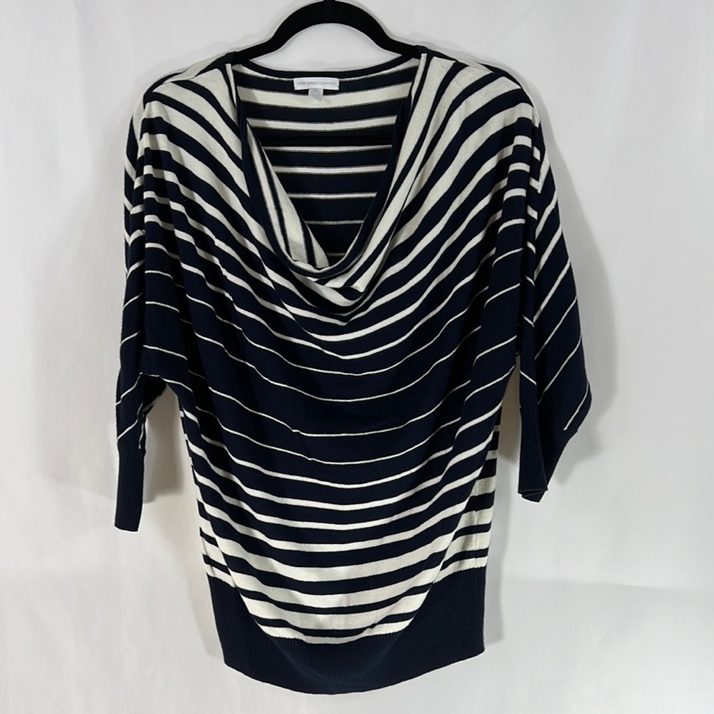 💥💥New York & Company Small Black/White Striped 3/4 Sleeve Sweater.